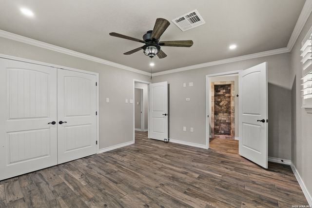225 Cloudmont, Windcrest, TX 78239