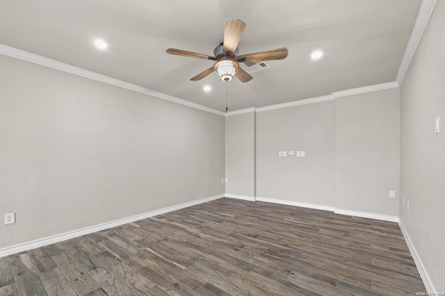 225 Cloudmont, Windcrest, TX 78239