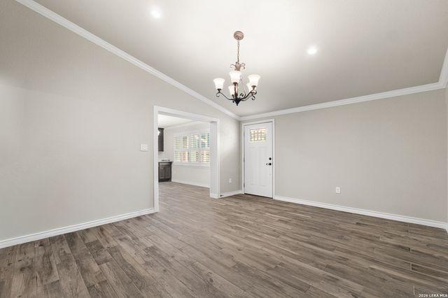225 Cloudmont, Windcrest, TX 78239