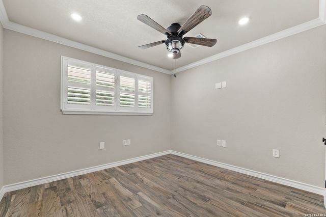 225 Cloudmont, Windcrest, TX 78239
