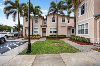 2884 SE 2nd Dr, Homestead, FL 33033