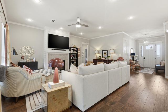 2595 Overcup Dr, Conway, AR 72034