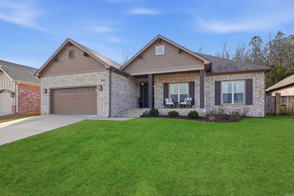2595 Overcup Dr, Conway, AR 72034