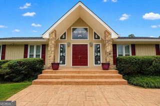 1464 Lakeview Road, Grayson, GA 30017