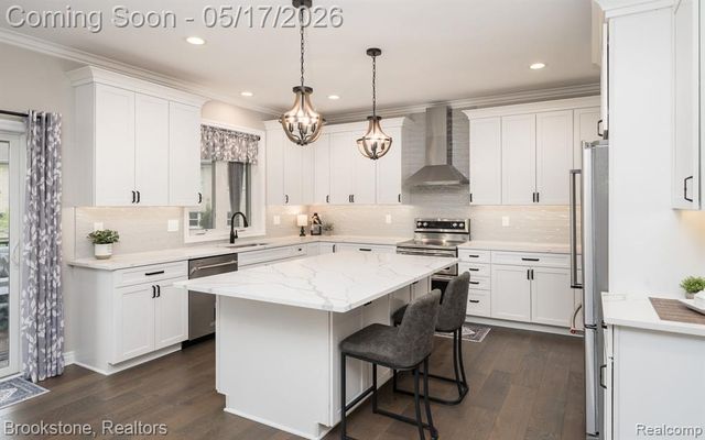 1728 John Paul Court, Oxford, MI 48371