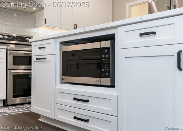 1728 John Paul Court, Oxford, MI 48371