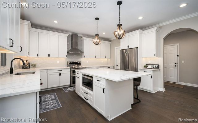 1728 John Paul Court, Oxford, MI 48371