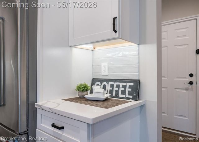 1728 John Paul Court, Oxford, MI 48371