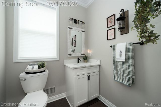 1728 John Paul Court, Oxford, MI 48371