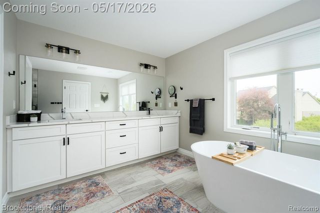 1728 John Paul Court, Oxford, MI 48371