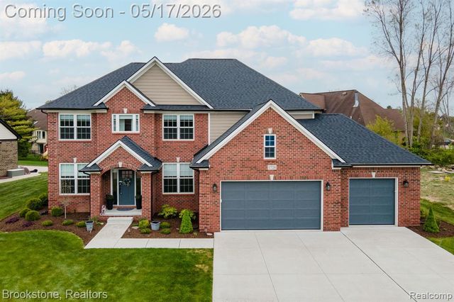 1728 John Paul Court, Oxford, MI 48371