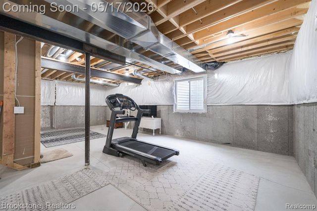 1728 John Paul Court, Oxford, MI 48371