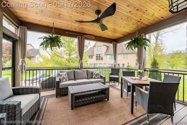 1728 John Paul Court, Oxford, MI 48371