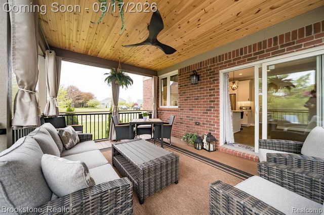 1728 John Paul Court, Oxford, MI 48371