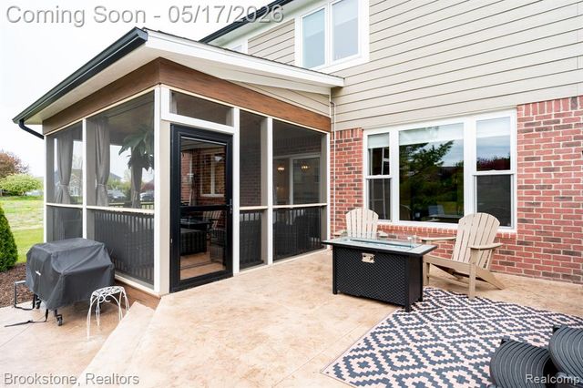 1728 John Paul Court, Oxford, MI 48371
