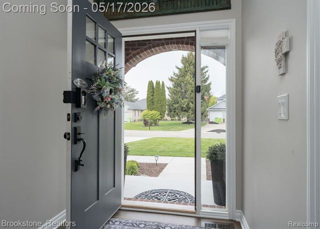 1728 John Paul Court, Oxford, MI 48371