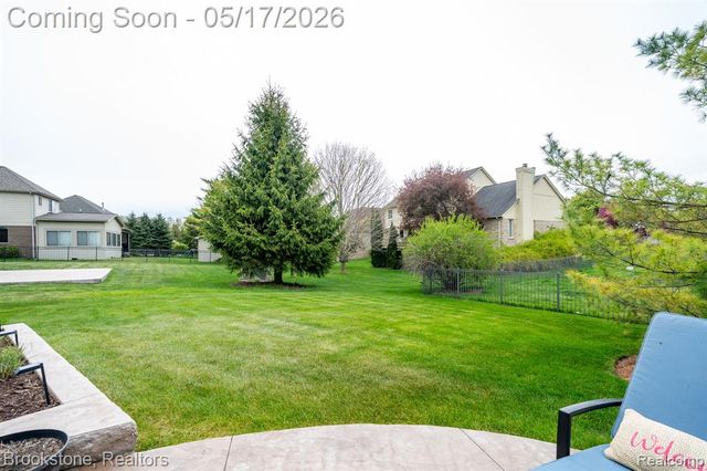 1728 John Paul Court, Oxford, MI 48371
