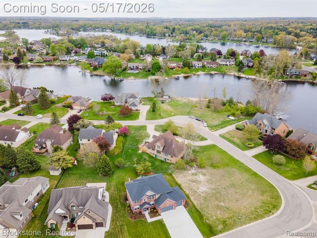 1728 John Paul Court, Oxford, MI 48371