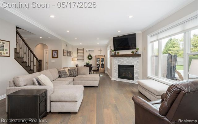 1728 John Paul Court, Oxford, MI 48371