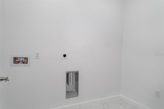 2141 CORK OAK STREET, Sarasota, FL 34232