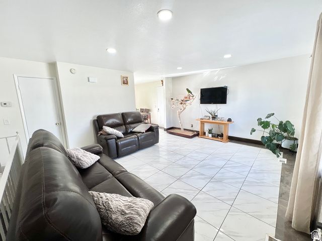 5926 S BLUE MEADOW DR, Taylorsville, UT 84129