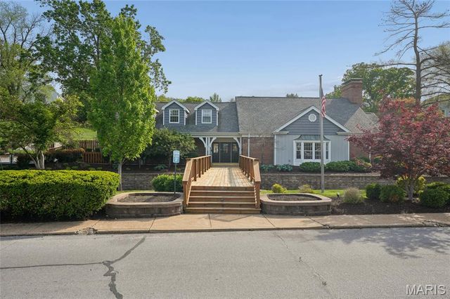 1516 Thrush Terrace, Brentwood, MO 63144