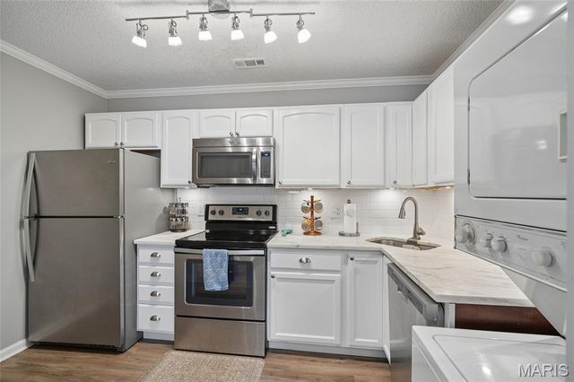 1516 Thrush Terrace, Brentwood, MO 63144