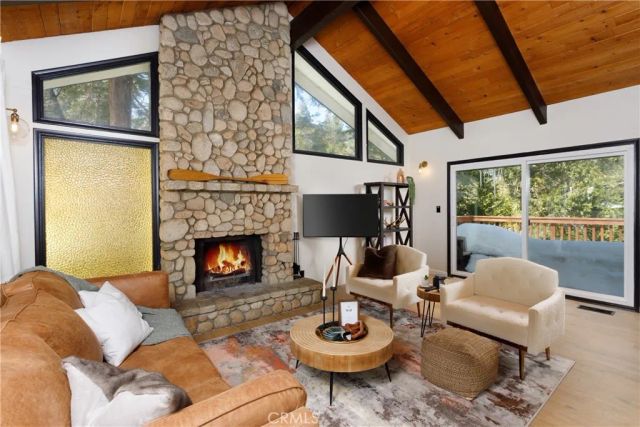 825 Lake View Lane, Twin Peaks, CA 92391