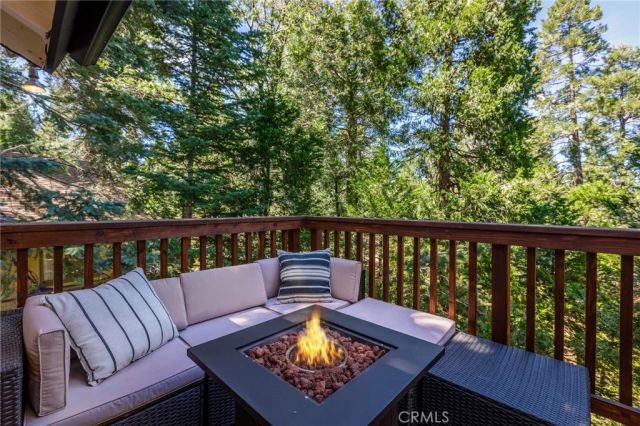 825 Lake View Lane, Twin Peaks, CA 92391