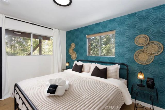 825 Lake View Lane, Twin Peaks, CA 92391