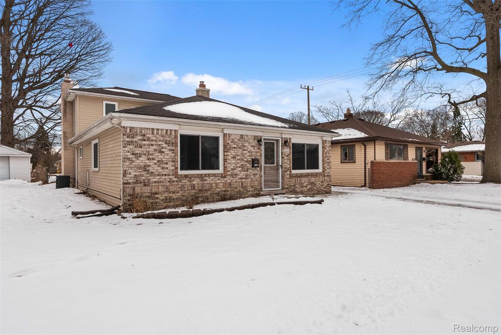 4205 Harding Street, Dearborn Heights, MI 48125