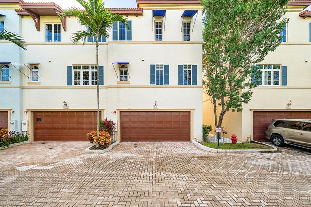 824 Virginia Garden Drive, Boynton Beach, FL 33435