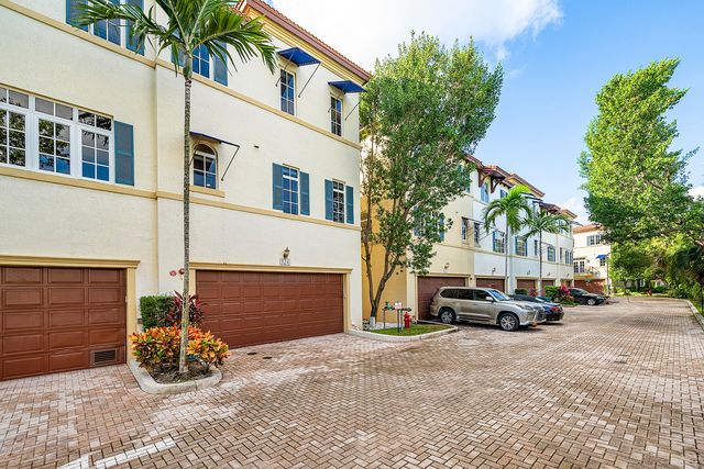 824 Virginia Garden Drive, Boynton Beach, FL 33435