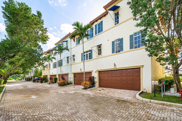 824 Virginia Garden Drive, Boynton Beach, FL 33435