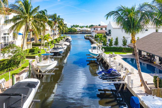 824 Virginia Garden Drive, Boynton Beach, FL 33435