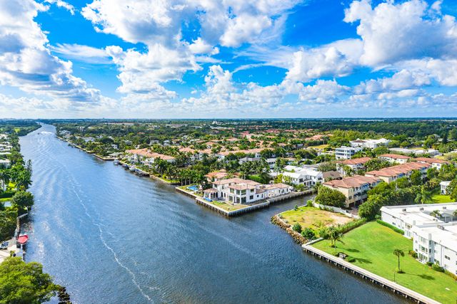 824 Virginia Garden Drive, Boynton Beach, FL 33435