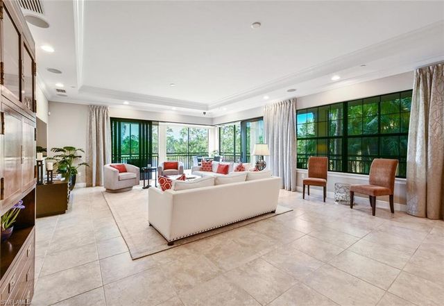 2764 Tiburon BLVD E 3-101, Naples, FL 34109