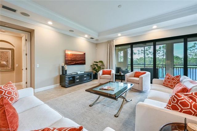 2764 Tiburon BLVD E 3-101, Naples, FL 34109