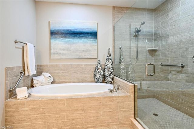 2764 Tiburon BLVD E 3-101, Naples, FL 34109