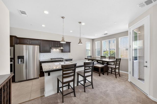 6148 E Bishop Lane, Fresno, CA 93727