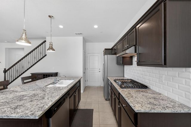 6148 E Bishop Lane, Fresno, CA 93727