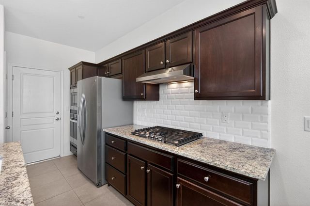 6148 E Bishop Lane, Fresno, CA 93727