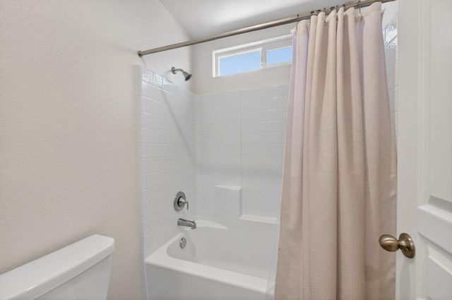 6148 E Bishop Lane, Fresno, CA 93727