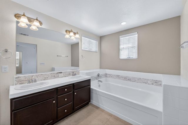 6148 E Bishop Lane, Fresno, CA 93727