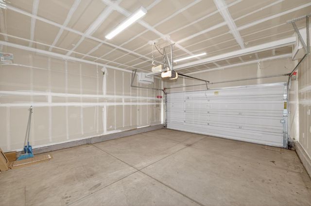 6148 E Bishop Lane, Fresno, CA 93727