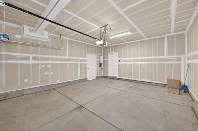 6148 E Bishop Lane, Fresno, CA 93727