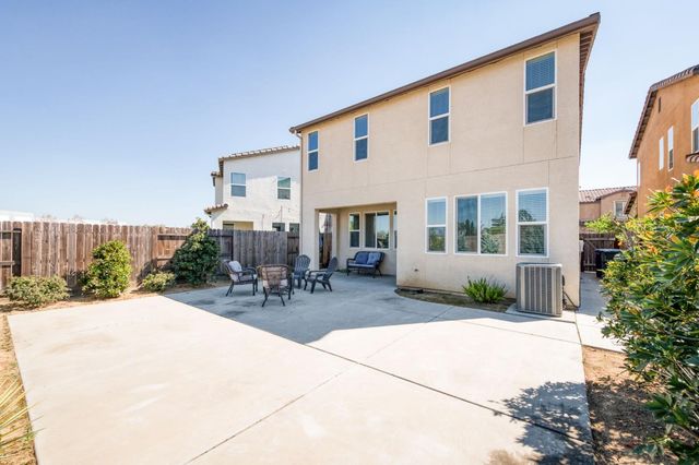 6148 E Bishop Lane, Fresno, CA 93727