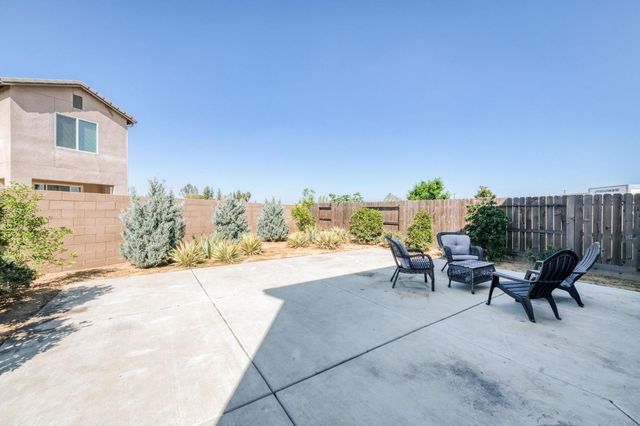 6148 E Bishop Lane, Fresno, CA 93727