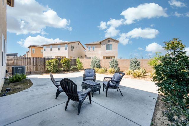 6148 E Bishop Lane, Fresno, CA 93727