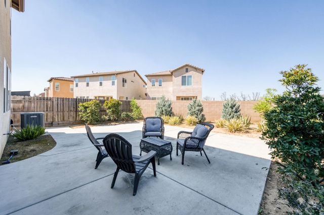 6148 E Bishop Lane, Fresno, CA 93727